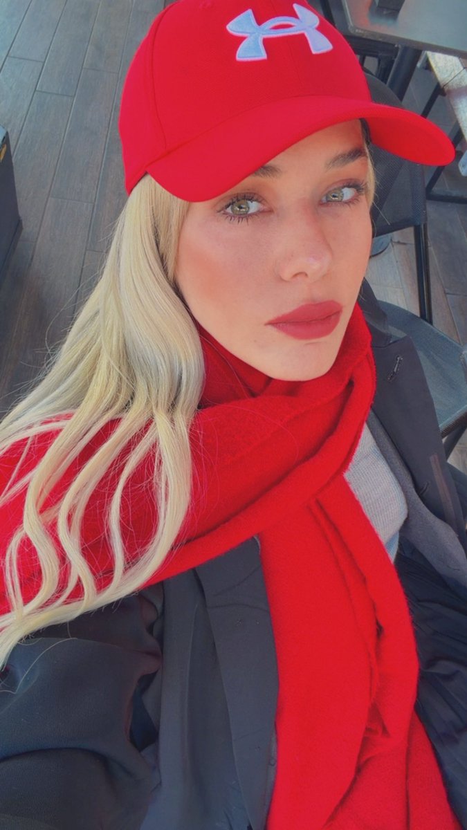 ptecyr's tweet photo. Hayatın her halini seviyorum.
Tüm inişler benim, tüm çıkışlar da…

Duygularımı seviyorum.
Yaşadığım her şeye ve kendime sahip çıkıyorum.

Çünkü biliyorum, hepsi beni dönüştürdü.
Ve hala dönüşmeye devam ettiğim bu yolculukta en çok kendimi seviyorum. https://t.co/4b8SsjCGKm