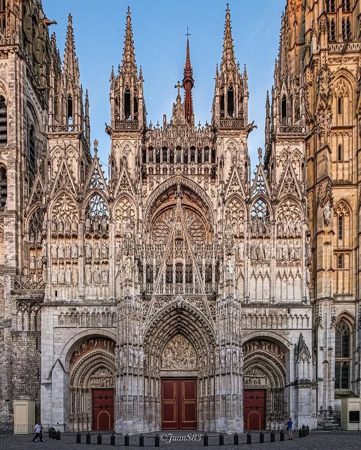 Amazing Eyes tweet media