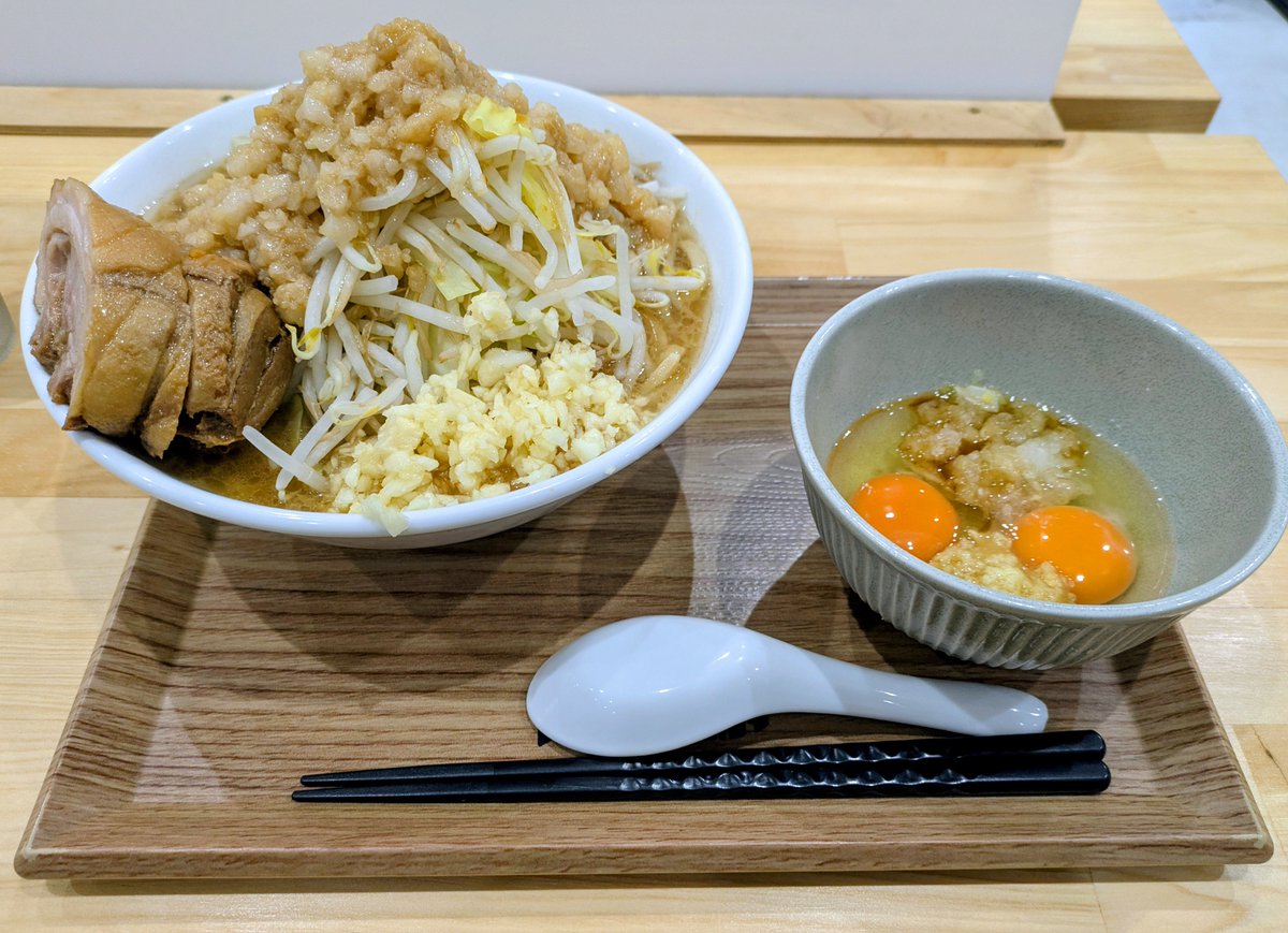 Tatsuosky's tweet photo. ラー活した🍜

まぜそばラーメン ハイマウント
ラーメン https://t.co/hqWzCSGpdS