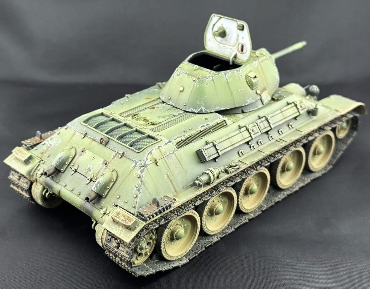 PI34mania's tweet photo. T-34/76 1940
DRAGON 1/35
#T34
#戦車 https://t.co/9qweiTVSJ1