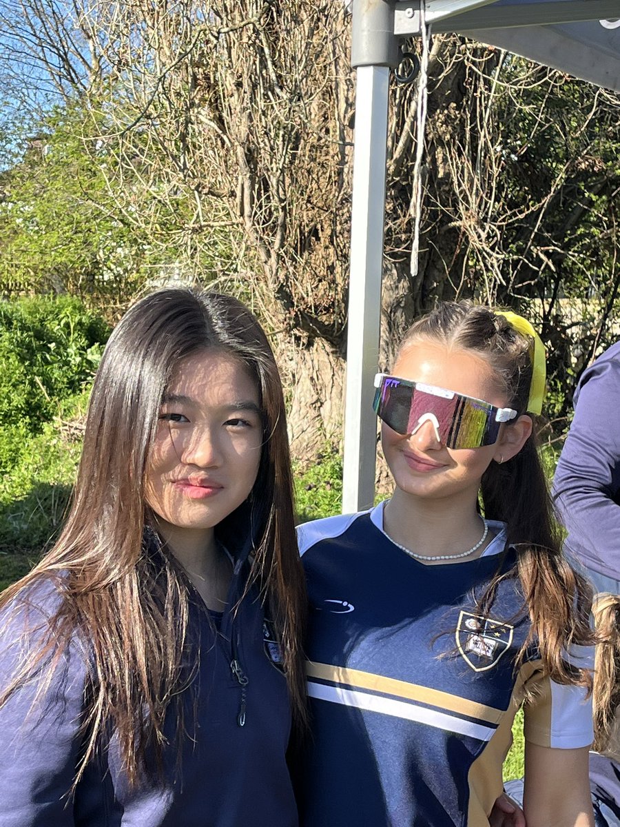 MrDavidHolland1's tweet image. A beautiful day in London as the @HillHouseRugby Senior girls now take centre stage, with U16s defending their title! #doncaster #sheffieldissuper @EngRugbySchools @RPNS7s