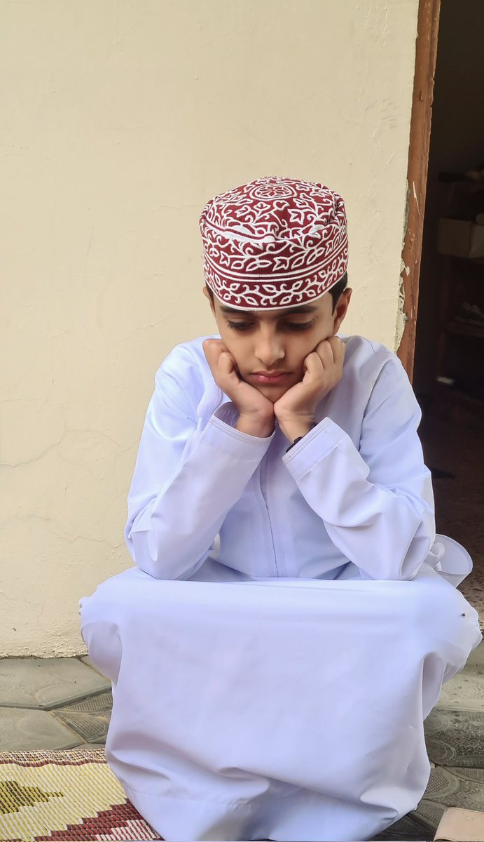 خفيف على بابك أطرقُ يا ربّ..
فإن ضاقت بي نفسي،
وسعتني رحمتك،
وعلمي برحمتك أعظم.
