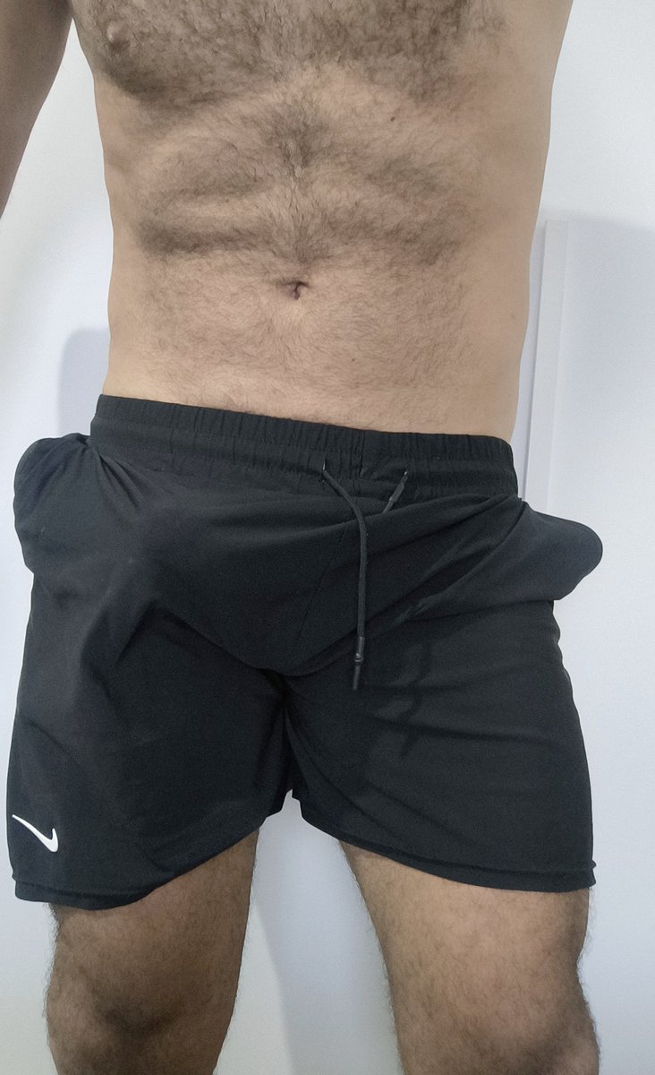 EleZinho tweet media