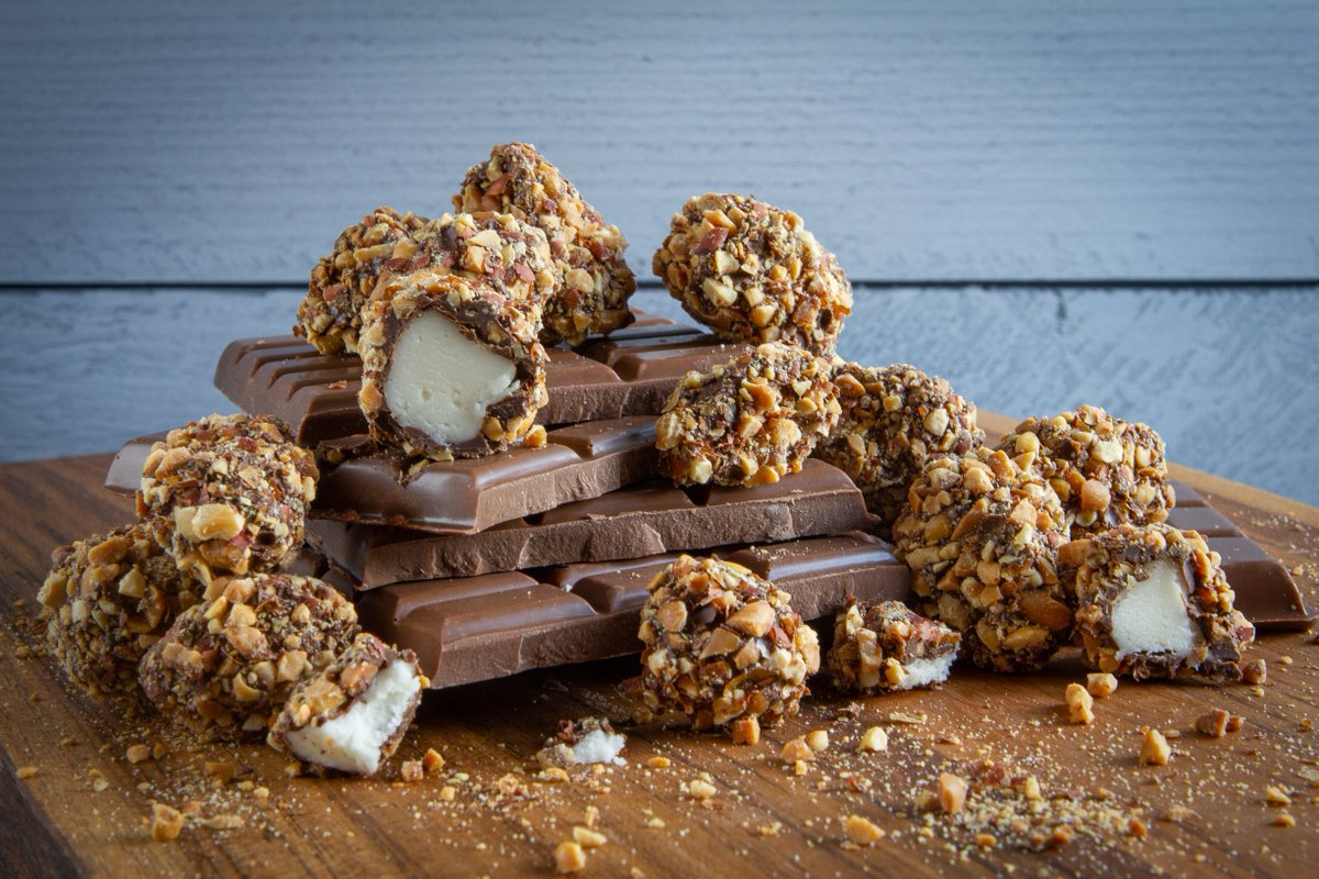 JoshEarlyCandy's tweet photo. Our Peanut Rolled Eggs begin with our classic vanilla buttercream center, hand-dipped in rich chocolate, then rolled in fresh roasted and ground peanuts for that unmistakable crunch.
https://t.co/LHIhkgt3bi 

#Since1904 #ShopEarly #TheTraditionContinues https://t.co/Ec8W2ym4zP