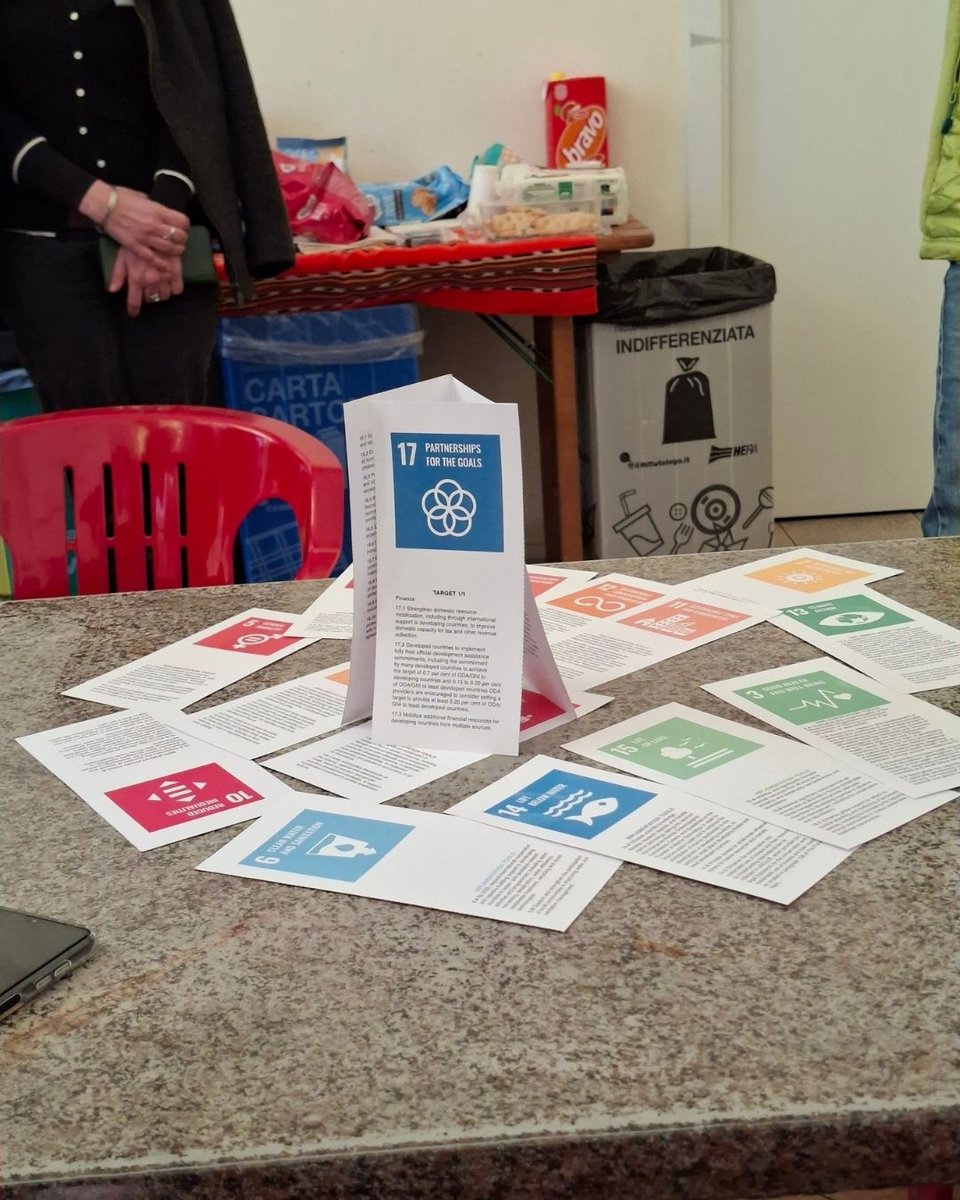 JOVESÓLIDES tweet media