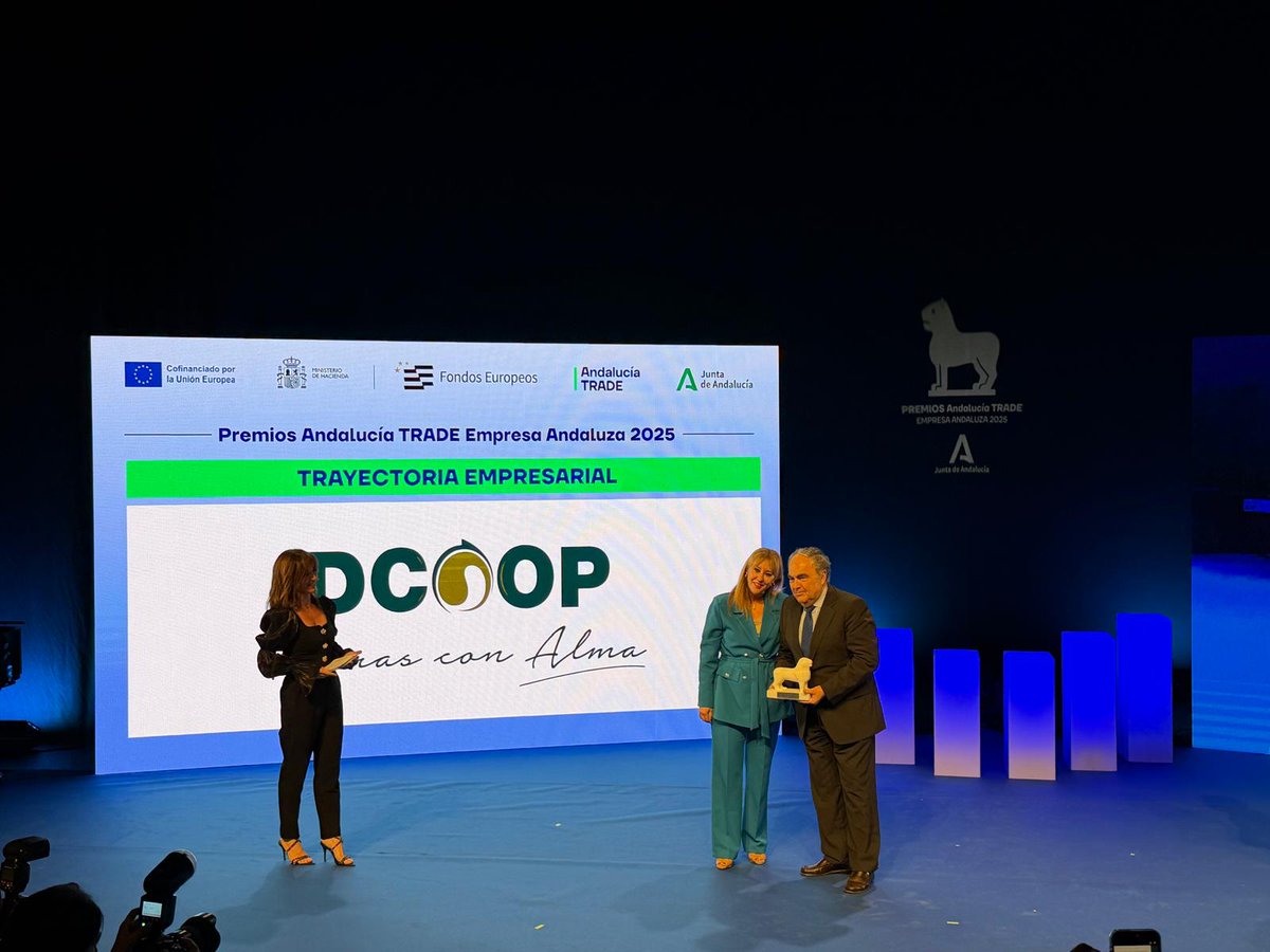ontech_innova's tweet photo. 🏆 #PremiosAT2025 | #onTech, al lado de la #empresa y la #innovación en una gran I Edición de los #PremiosAndalucíaTRADE2025
👏 Un merecido reconocimiento a la excelencia empresarial andaluza. Nuestra enhorabuena a todos los premiados y a @trade_andalucia por la iniciativa https://t.co/ikj9umNxYr