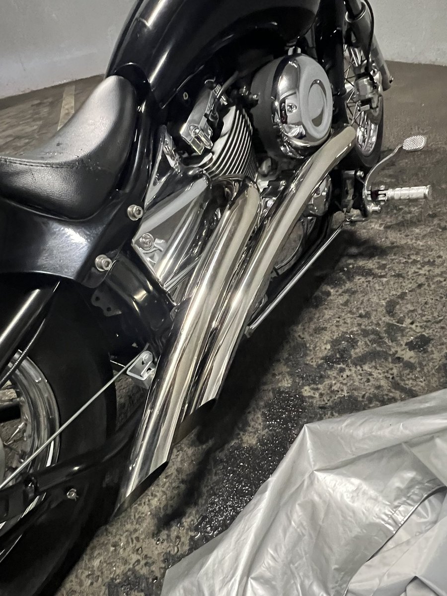zc773Style's tweet photo. ドラスタ400/ニューロッドカスタム
フルカスタムバイク欲しい方連絡下さい！
状態すごくよくて綺麗です！
スーフォア乗りたいので話早い方68万で売ります！
メルカリにも出品してます！
引取り限定！

#ドラックスター
#ドラスタ400
#ニューロッド
#フルカスタム
#大阪
#バイク売ります https://t.co/BWii9LSzO6