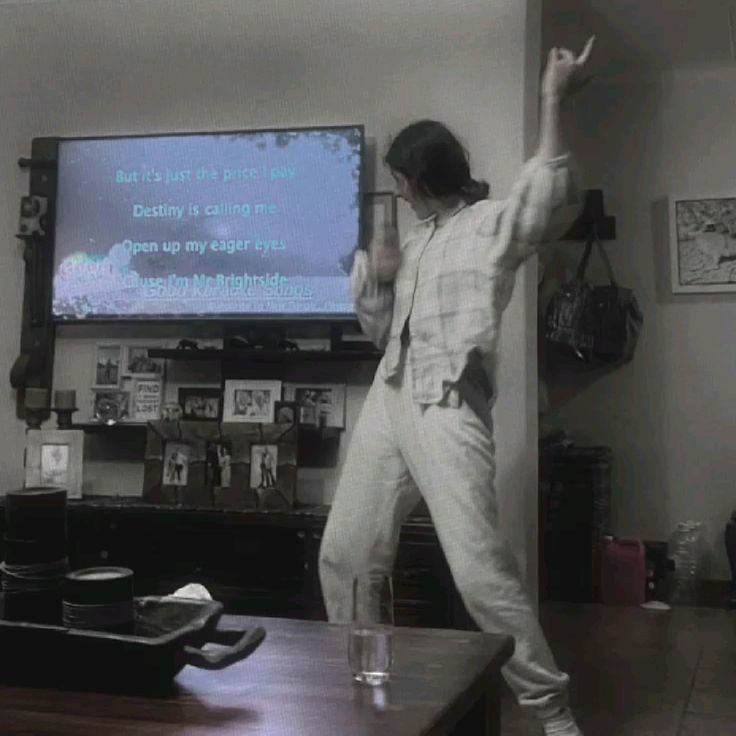 trixie is missing halsey 🦋 tweet media