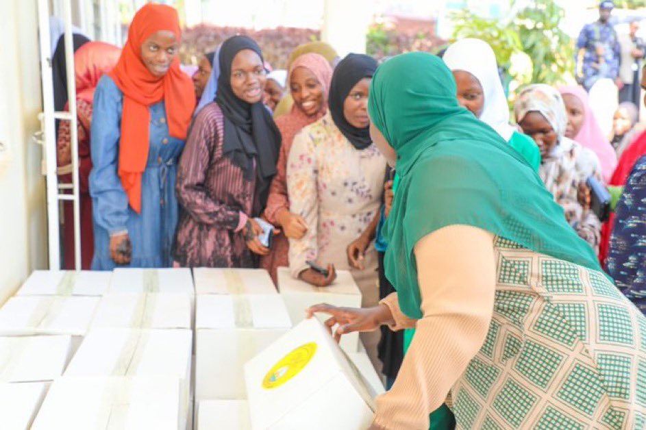 Bunae Bright tweet media