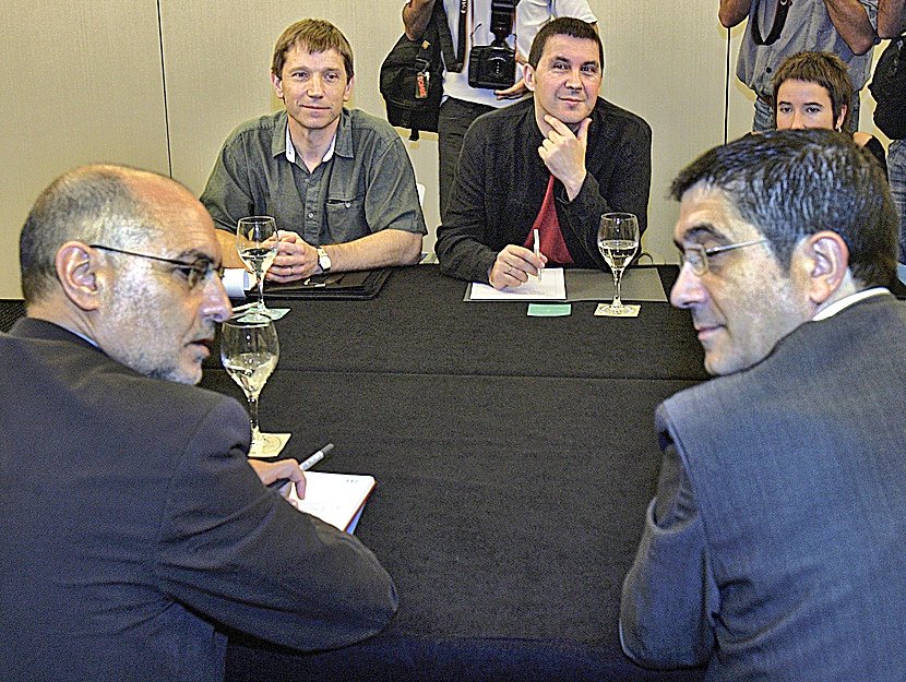 Carlos De Urrecha tweet media