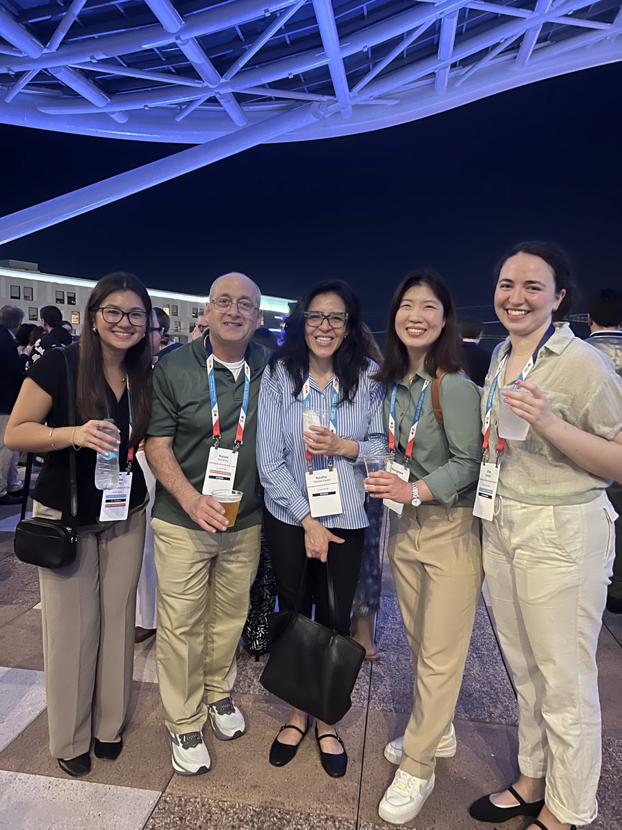 nardhygomez's tweet photo. What a start to #SRI2026! @SRIWomensHealth #CRepHS faculty and trainees showed up strong across the Myometrium &amp; Parturition and PreBIC satellite sessions. Proud to see @WashU_OBGYN so well represented, great science and great connections. More ahead! 🧬🔬🧫 https://t.co/T40mRaP6DL