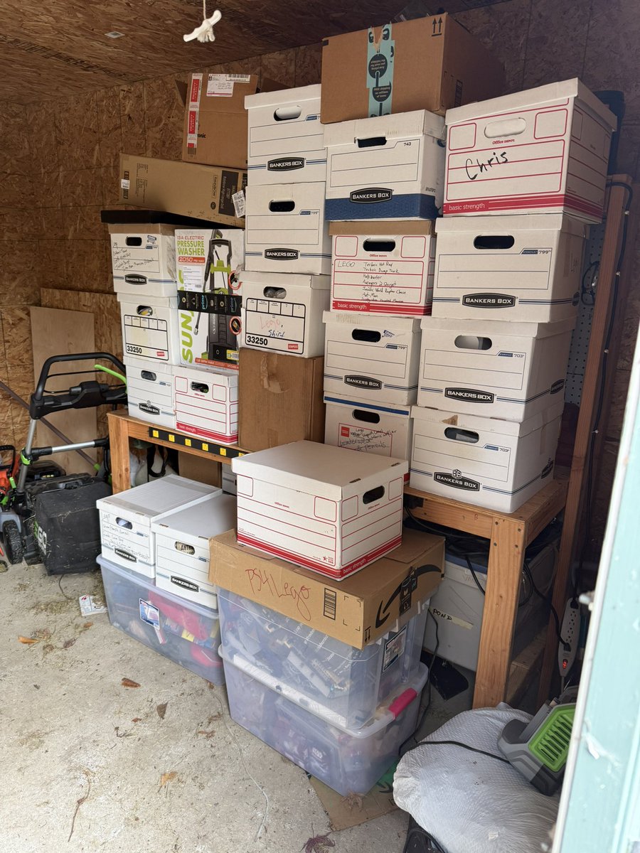 Comic Tropes tweet media