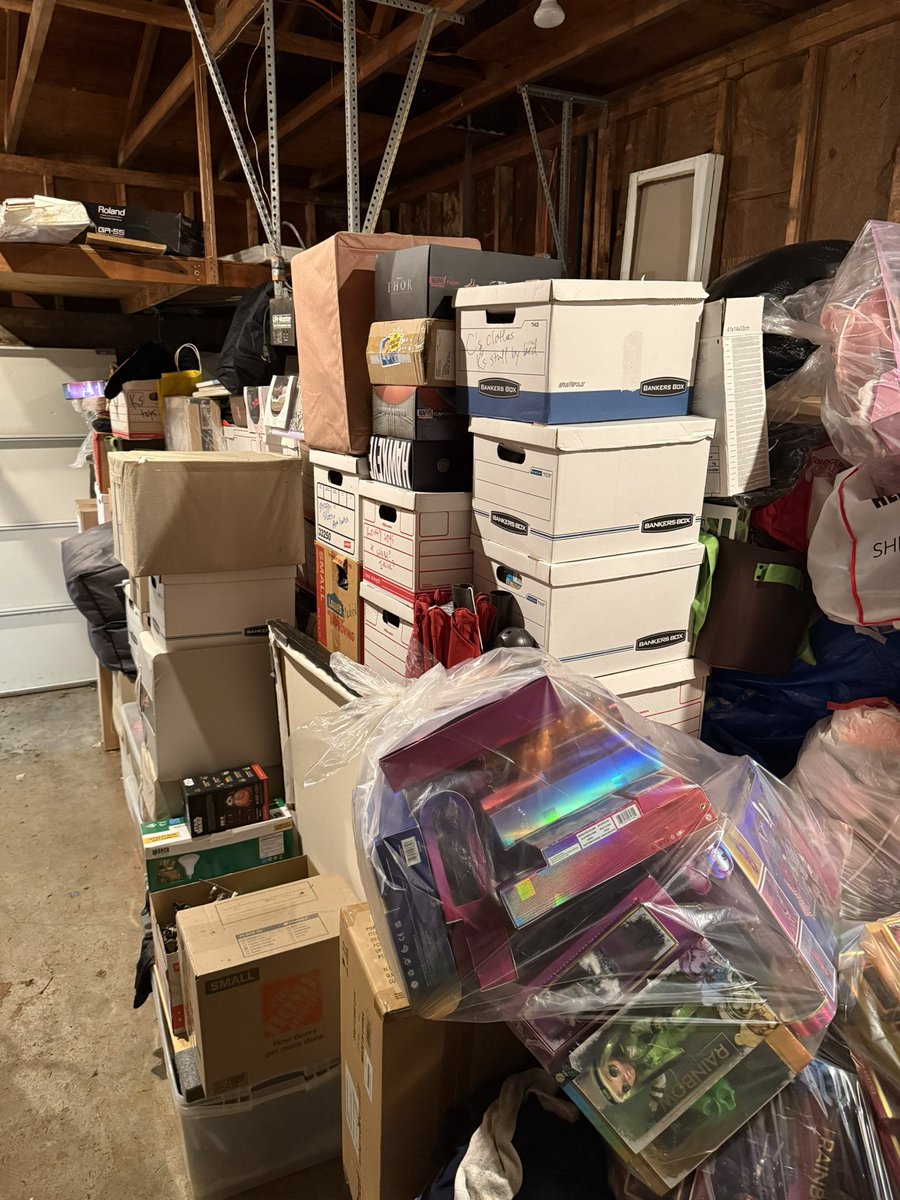 Comic Tropes tweet media