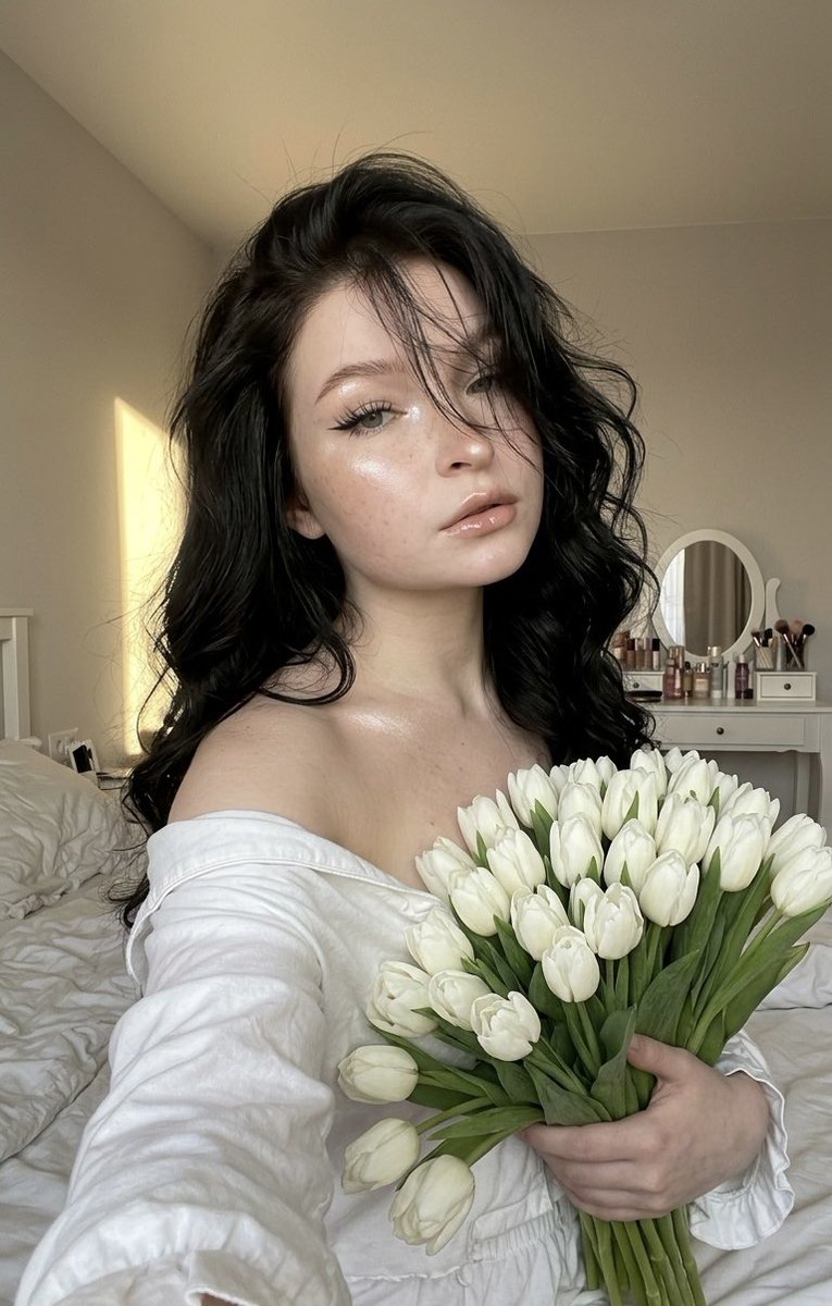 𝐊𝐀𝐓𝐄𝐃𝐑𝐀(𝘦𝘹𝘝𝘪𝘳𝘨𝘪𝘯𝘉𝘶𝘵𝘵𝘦𝘳𝘧𝘭𝘺) tweet media