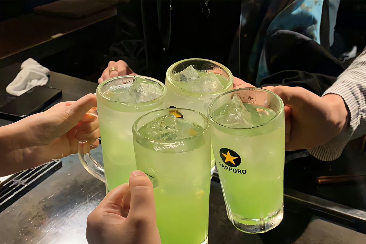 Alex_Bostan's tweet image. "Sip sunshine in a glass!  Blend 1 cup mango chunks,  cup coconut water,  cup lime juice + 1 tsp honey. Top with mint—your 2-minute tropical fix is ready!  #MangoCoconutSmoothie #QuickRefresh"