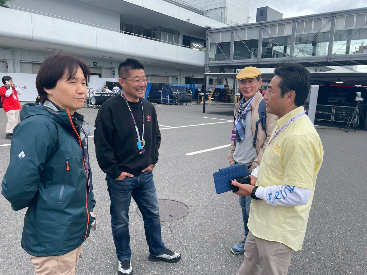 cx_motorsports's tweet photo. 『2026 F1GPニュース』
この後18時から生放送📺🎶

開幕前日❕
各所でのドライバー登壇イベントの様子や、独占取材の様子を現地・鈴鹿サーキットからお届けします🗣️

#川井一仁
#白幡勝広
#黒瀬翔生

豪華プレゼントのお知らせも🎁🙌🏻

#f1fujitv #f1jp #f1fujinext #FOD #f1 https://t.co/gXy4sjv7QQ