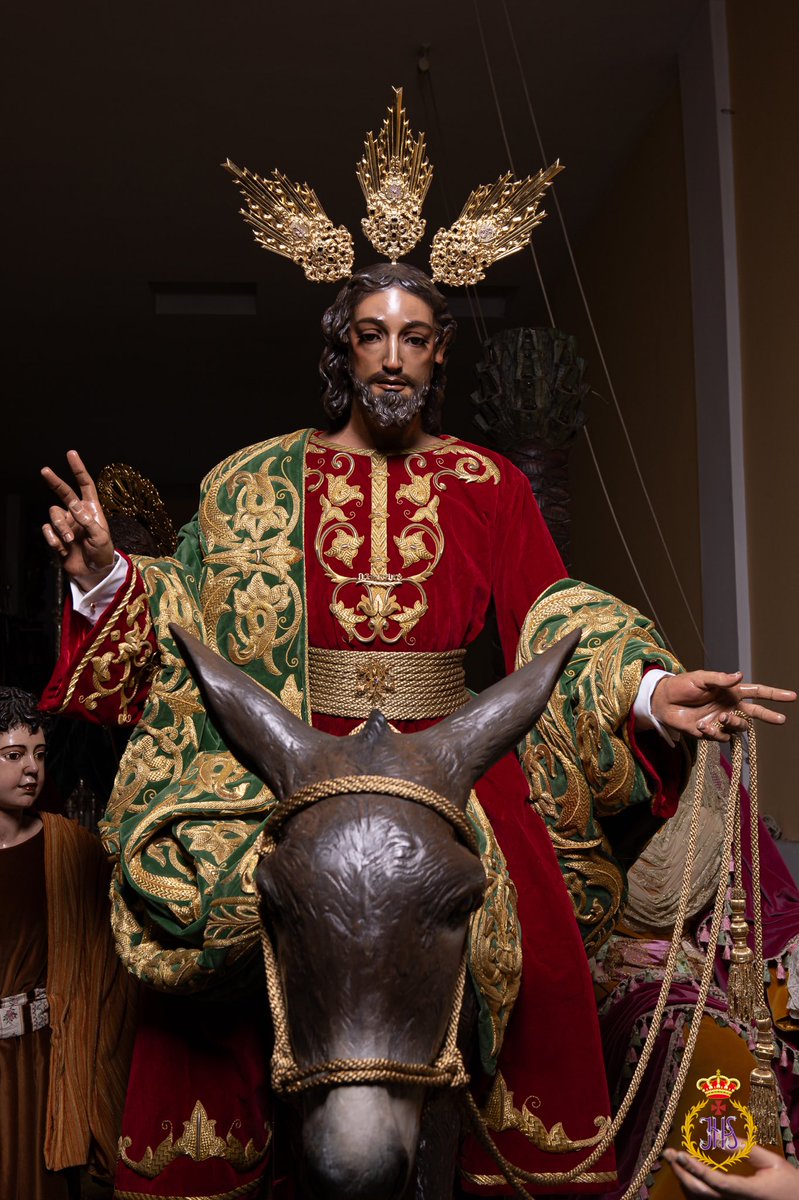 pollinicamalaga's tweet photo. Nuestro Padre Jesús a su Entrada en Jerusalén se encuentran expuesto en su trono procesional a la espera de su entrada triunfal en la ciudad de Málaga en la mañana del Domingo de Ramos.

📸 @j16photos 

#SoyPollinico #CofradíasMLG https://t.co/BbsAyXzdt3