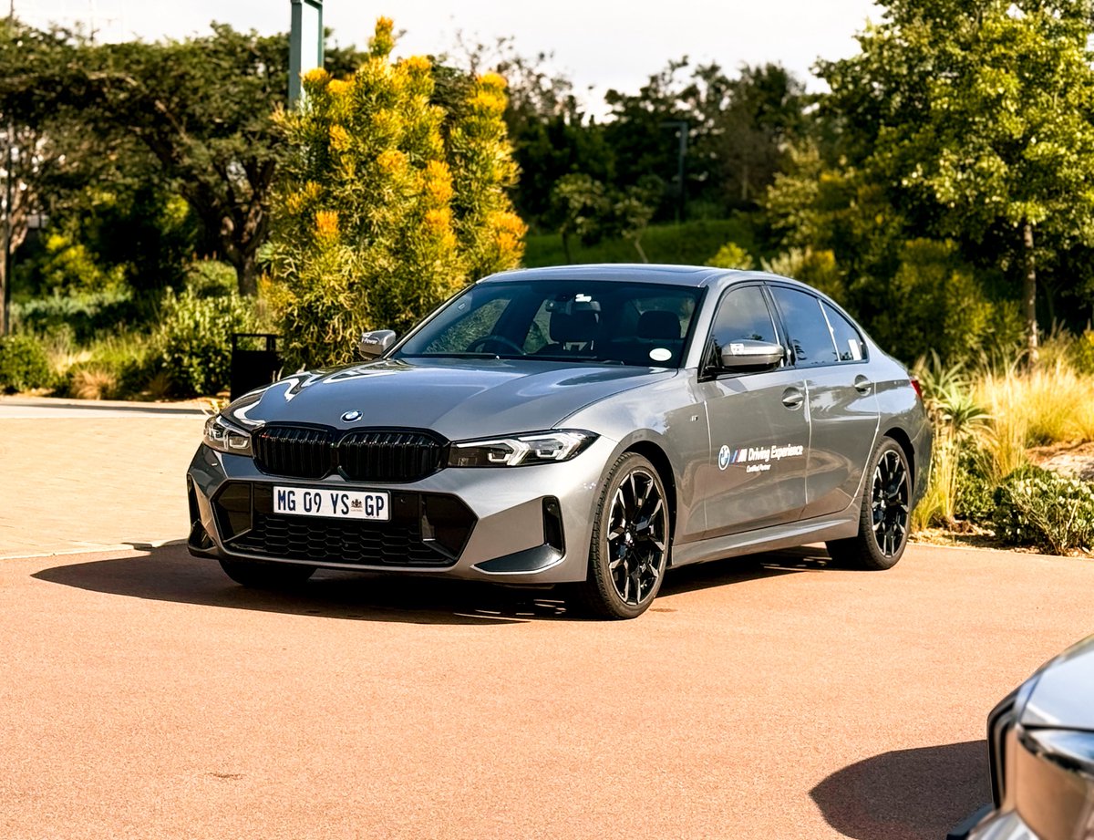 CarsInPixels tweet media