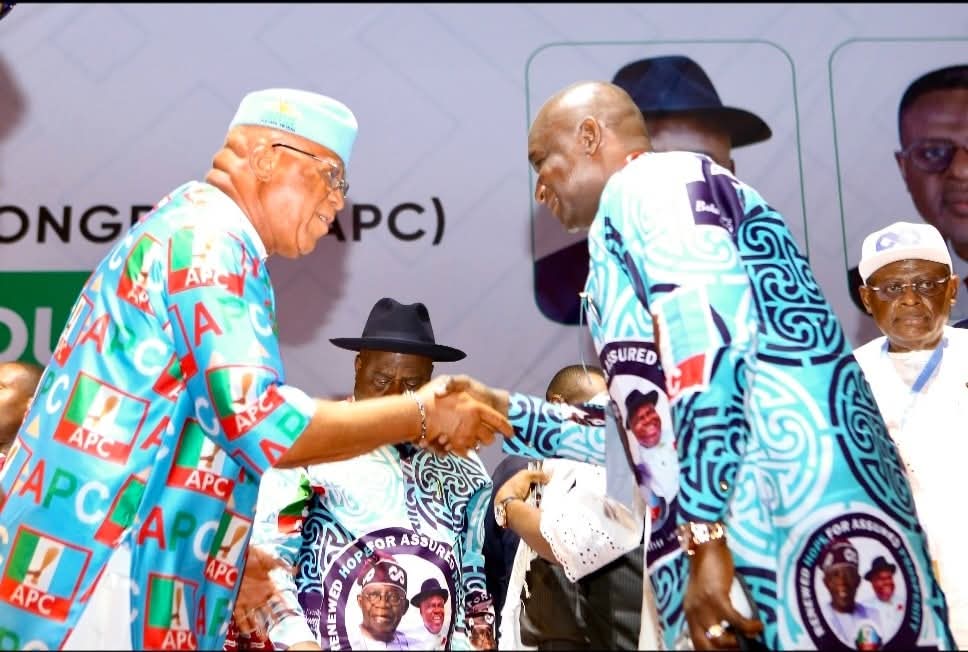 MikeMonday17's tweet photo. Picture Story :

Dr Samuel Ogbuku MD/CEO NDDC, attended the APC South-South  Zonal convention which held at Asaba , Delta State. https://t.co/QyLlZ9wMFD