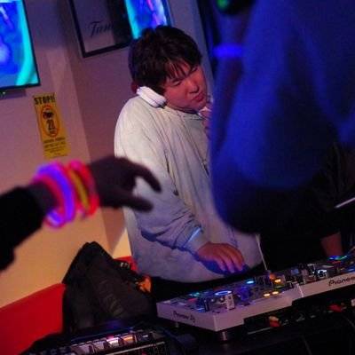25voxx_'s tweet photo. 🎵 今週末開催 🎵
Nicovoxx2026 Vol.01

🎶SP Guest
神と和解せよ

🎵Guest DJ
Cue, セージ

📅 2026.03.29 SUN 
🕛 12:00–17:30 
📍 ニコバー名古屋栄店 

🎟️ ADV｜4,500yen + Free Drink 
🎟️ DOOR｜5,000yen + Free Drink 
➤ https://t.co/YFsTLQUlZ4

#NV2026 #ニコバー #ニコバー名古屋 https://t.co/pl1t87pwq8