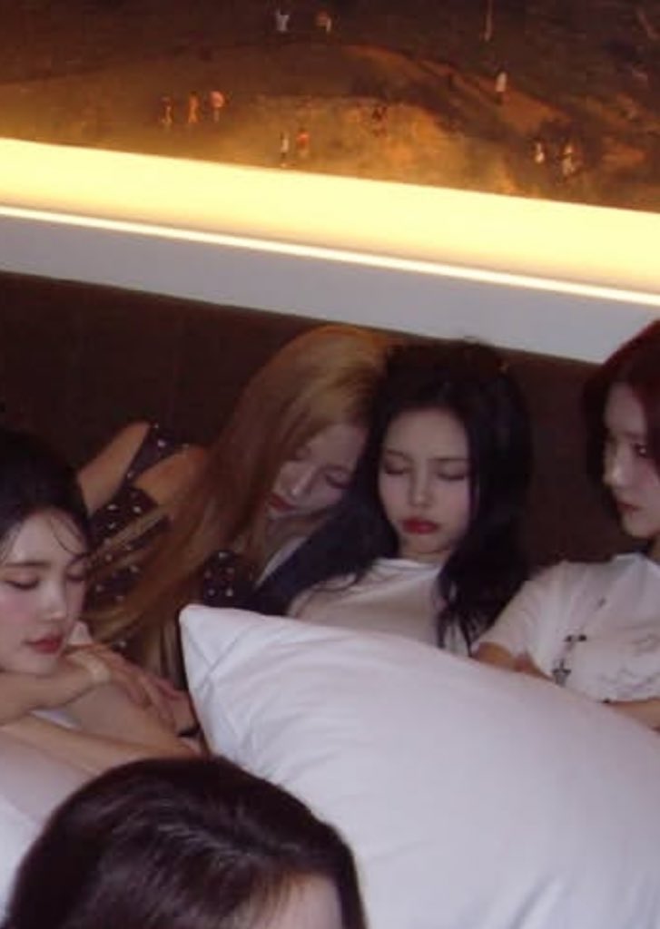 biru SEDIH BANGET😭 tweet media