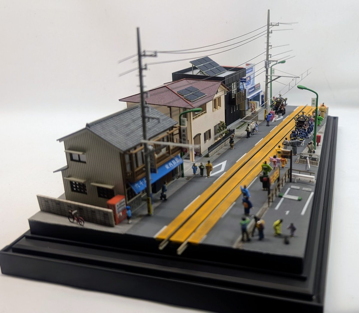 2021Mbf83102's tweet photo. レイアウト全体写真

＃江ノ電
＃鎌倉
＃Nゲージ
＃ジオラマ
#鉄道模型 https://t.co/kDzR0f6Fsf