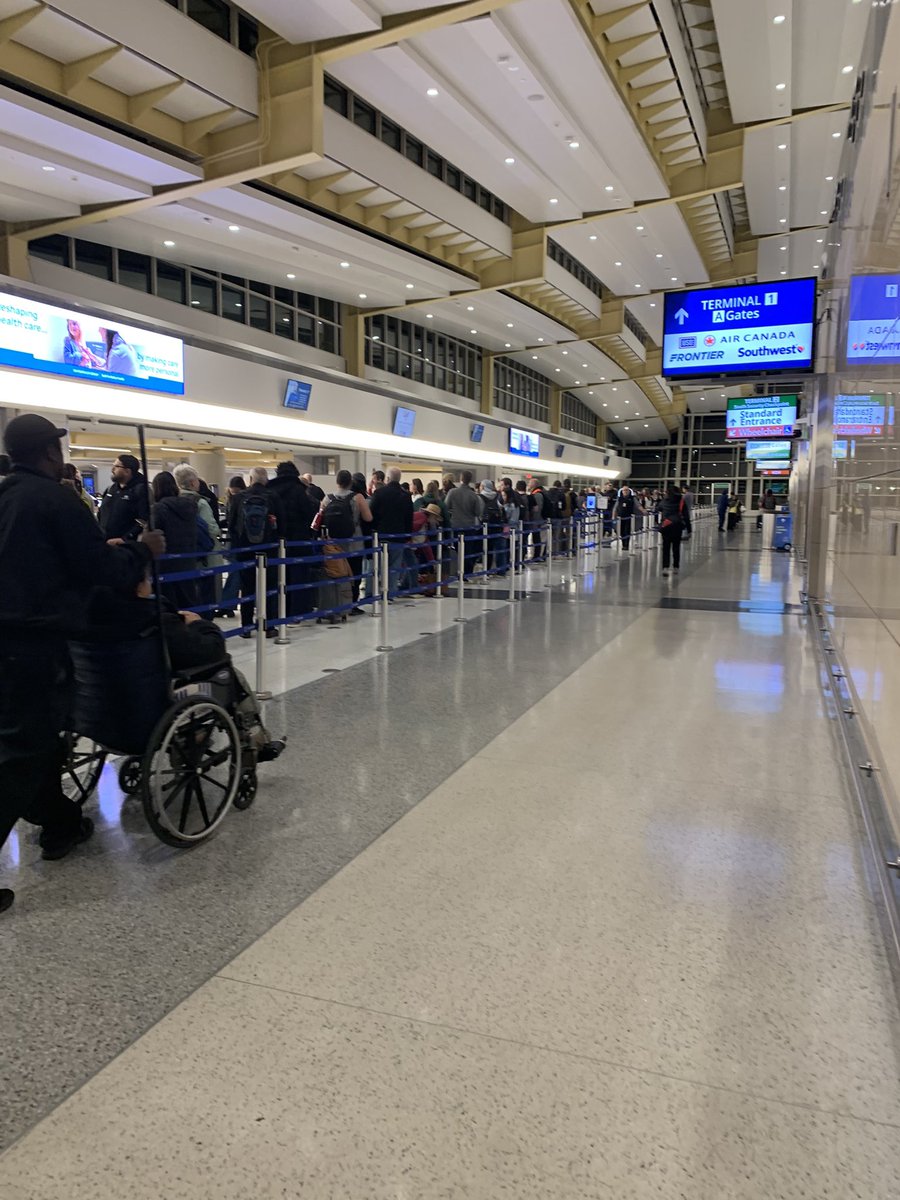 Jon_Hartley_'s tweet image. Smooth #TSA lines at DCA this morning