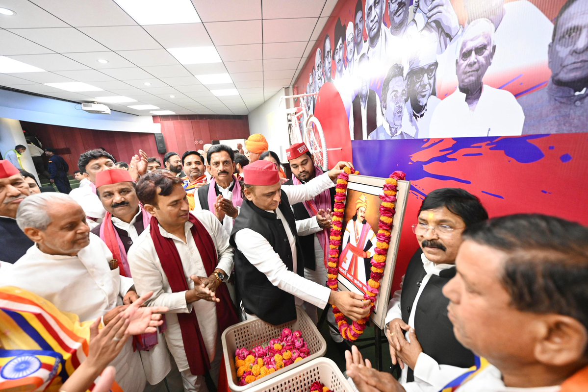 Akhilesh Yadav tweet media