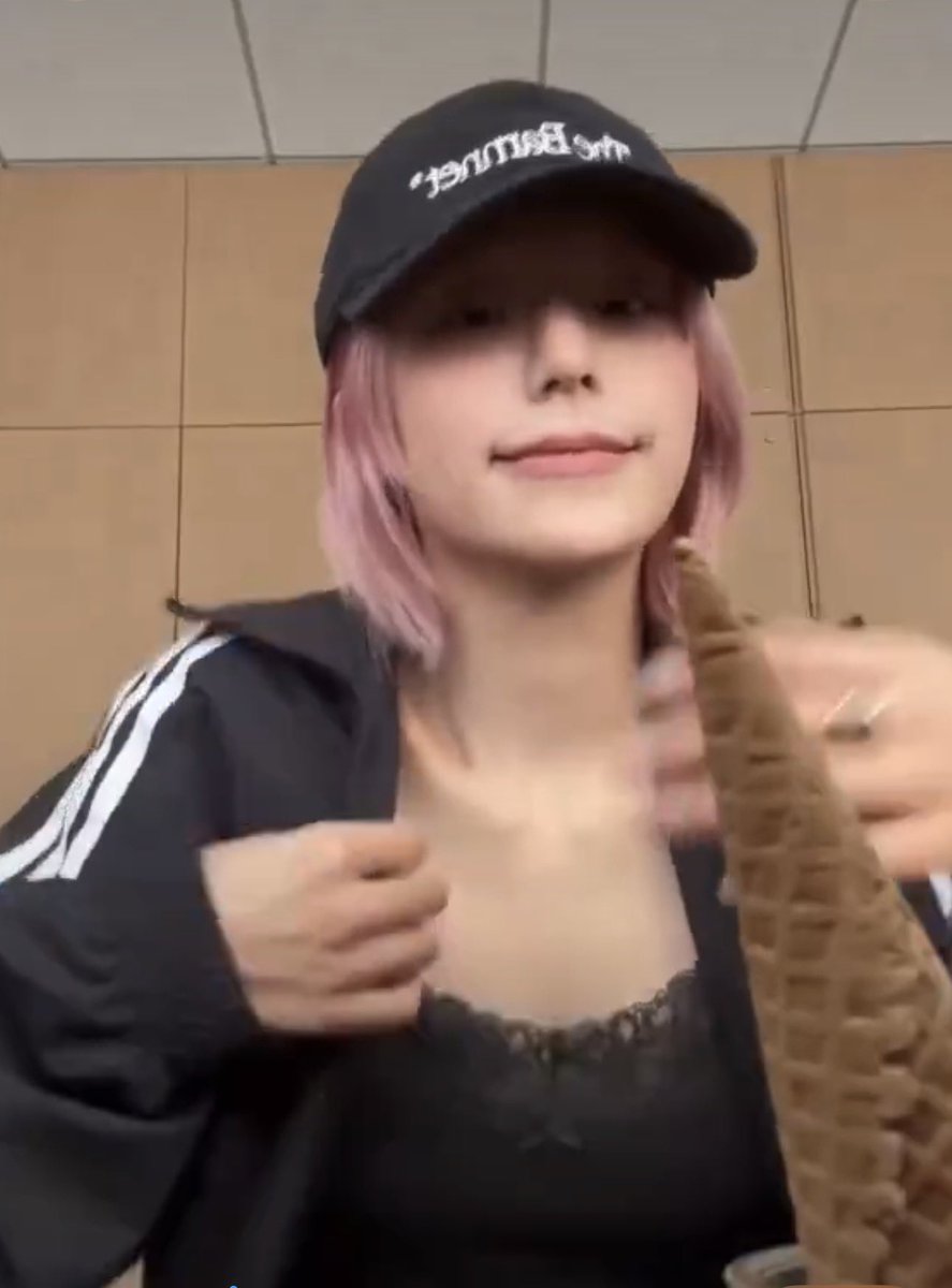 head staymidzy tweet media