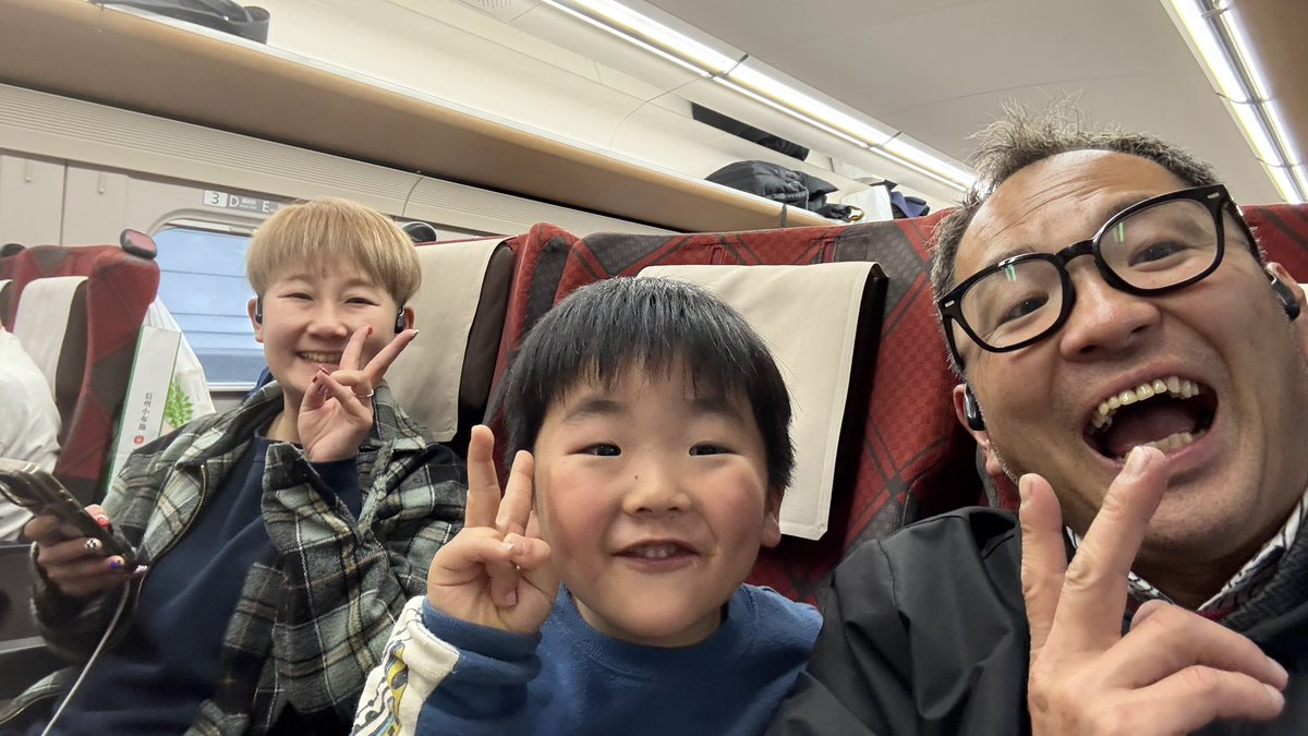redwingman_ueda's tweet photo. 東京モーターサイクルショー！
ロイヤルエンフィールドブースに出演致します！
是非お会いしましょ〜！
3月27日（金）14:30〜14:45
登壇者：松田社長（レンタル819長野駅前 兼 モトブロガー@redwingman)
MC：天野亜希子 https://t.co/2tp0pxXv5Z