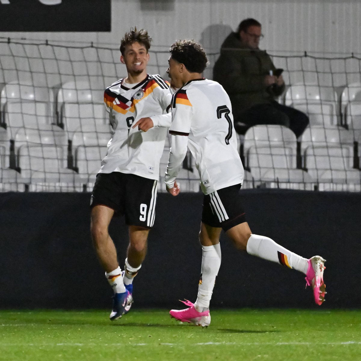 Bayer 04 Leverkusen tweet media