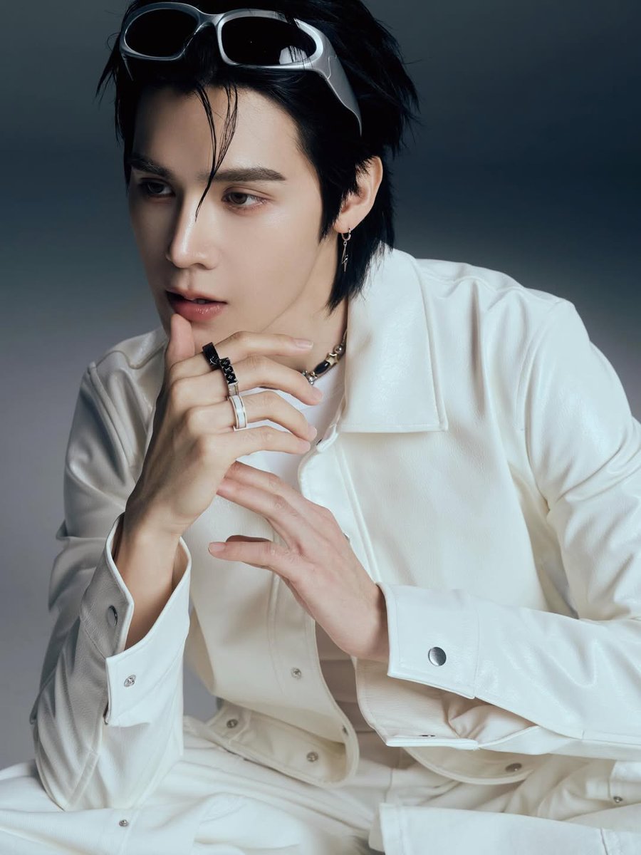 Fee's YESTERDAY 🐶🍑 tweet media