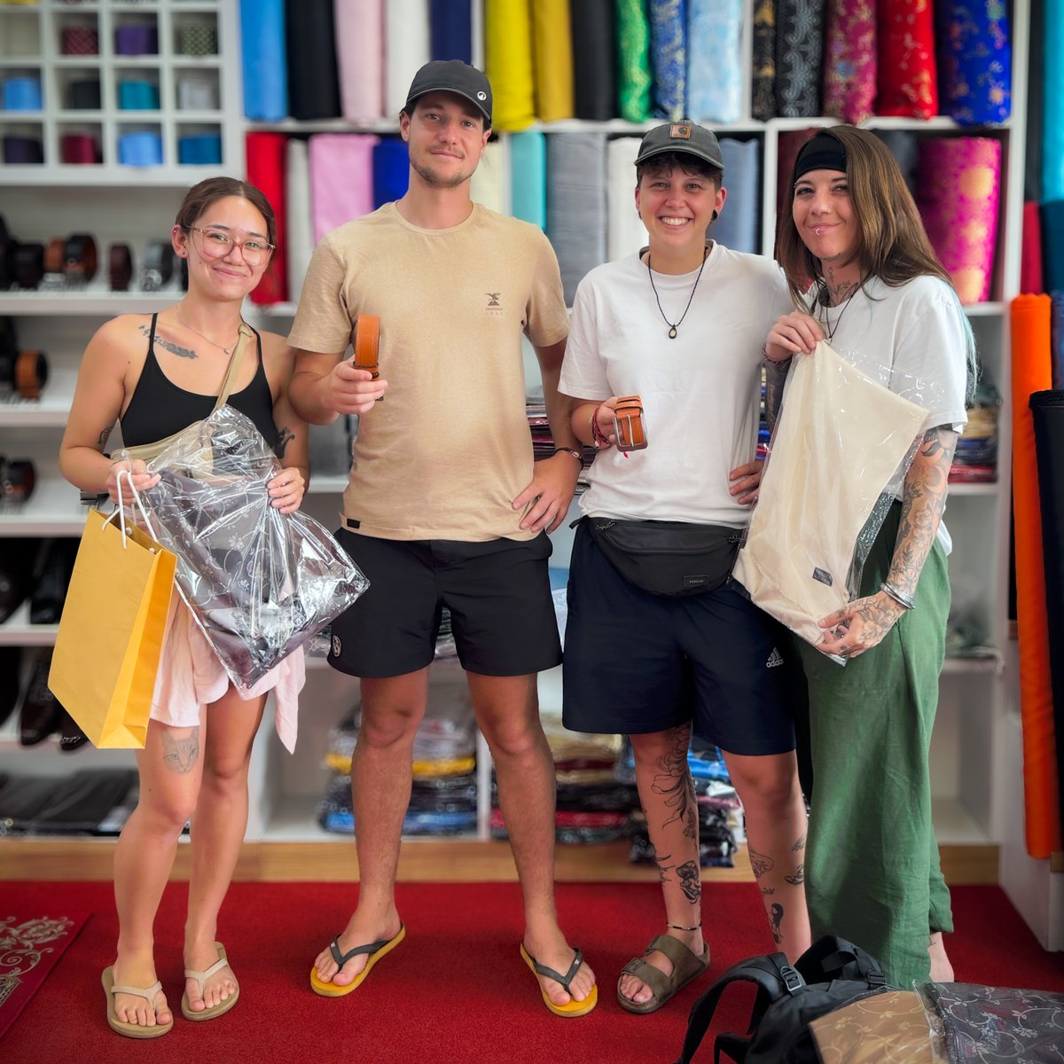 house_icon37471's tweet image. Nothing makes us happier than seeing our clients smile 🤍
Style, comfort, and the perfect fit in every detail.

📍 Bangkok
🚗 Free pickup &amp;amp; delivery anywhere in Bangkok
📞 Appointment: +66 94 569 5499

#bangkoktailor #happyclients #customstyle #bespoketailor #bangkokfashion