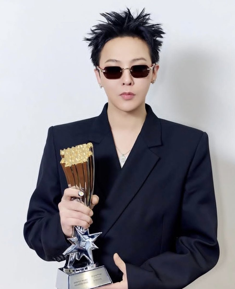 Professor G-Dragon is the manual tweet media