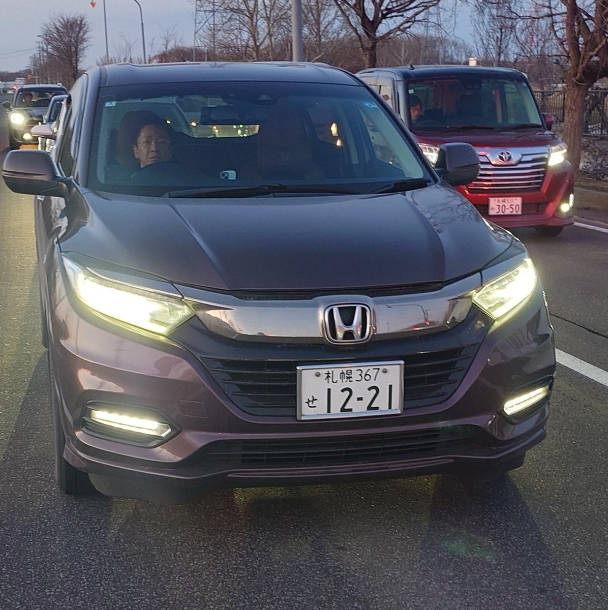 SFFORESTER's tweet photo. 信号待ち、青になった途端前が動いてないのにも関わらず車間詰めてきます。
次見たら準煽り認定で警察に相談しに行きます、今日の映像もありますので一緒に見てもらいます。
#煽り
#あおり
#札幌367
＃せ1221
＃ホンダ
＃ベゼル https://t.co/ts73wPB3Zr