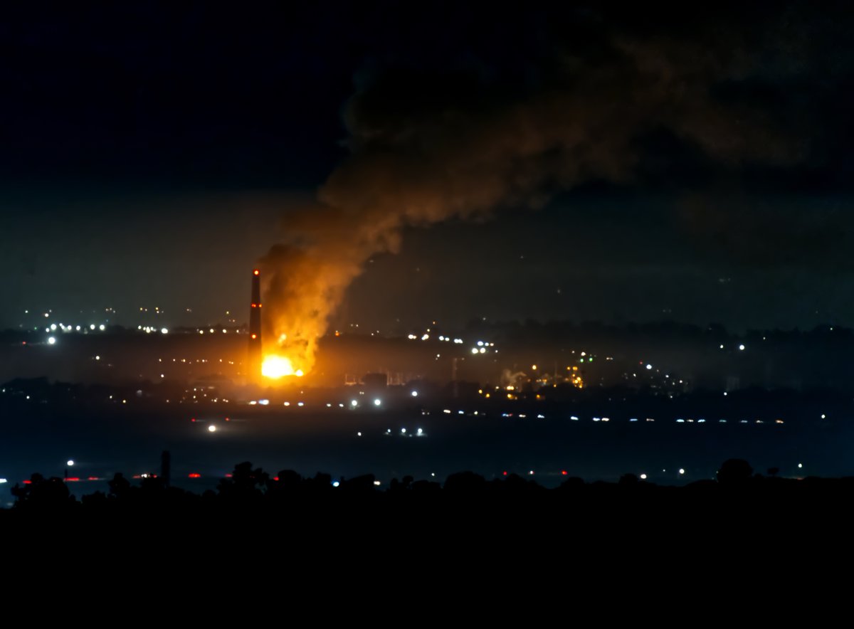 TShepstone's tweet photo. Clean Energy? Not When You're Using Ticking Time Bomb Electrical Storage!

https://t.co/jR8R89qx1D

#BonnerCohen #BatteryStorage #BESS #Electricity #CleanEnergy #Subsidies #CFACT #California #Fires #Explosions https://t.co/V3MpOcJeef