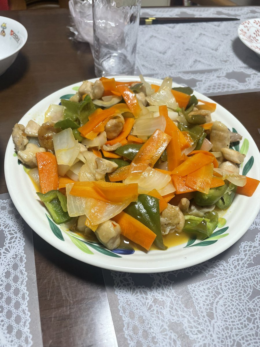 tk_wild_mild's tweet photo. ピリ辛の鶏と野菜の甘酢炒め
かんせーい✨

#リハビリ https://t.co/oiJEQzoxzc