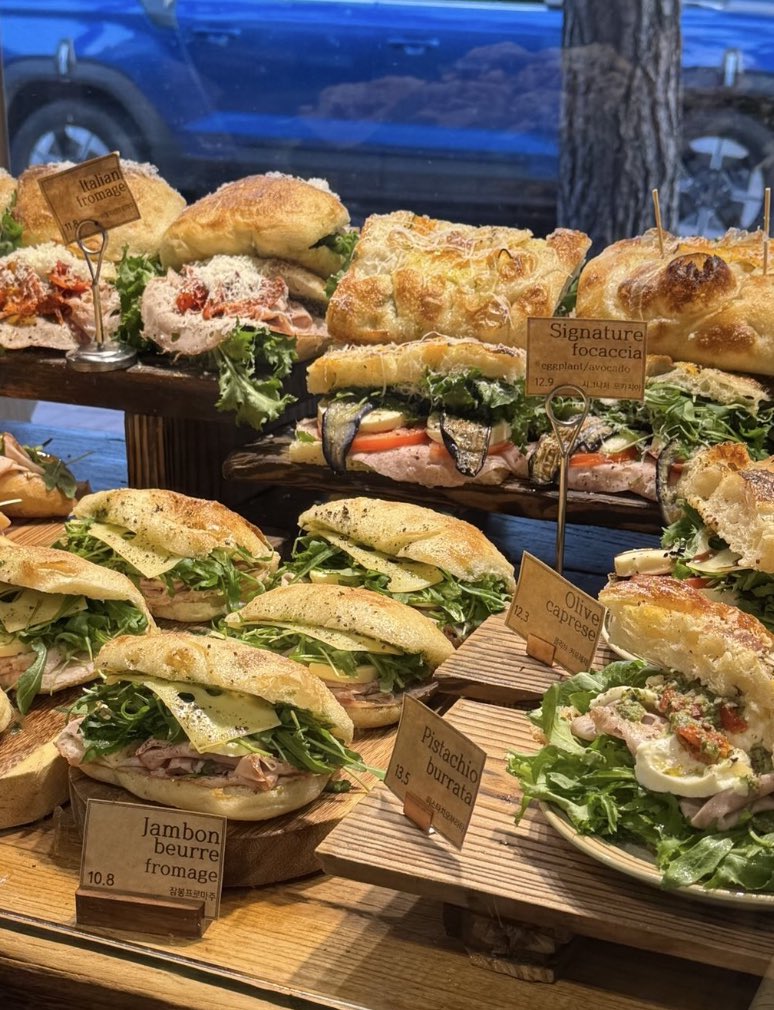 이동이 tweet media