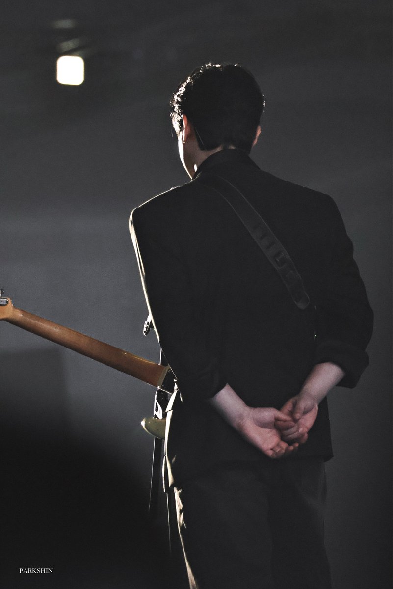 𝐒𝐇𝐈𝐍 tweet media