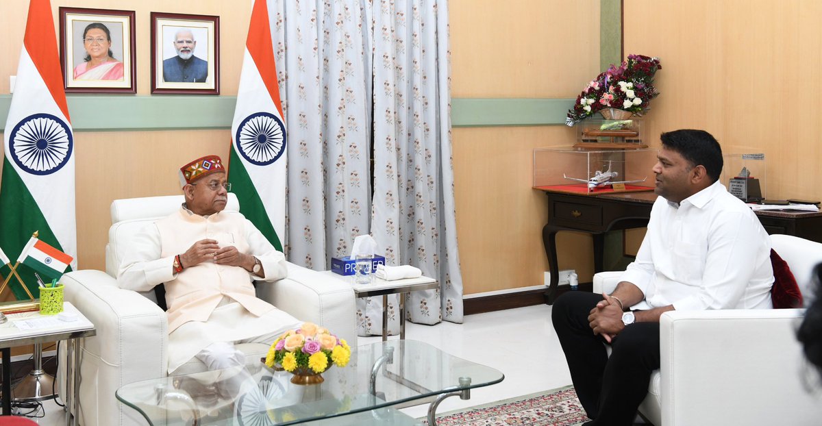 aaravind_1111's tweet photo. Meeting with Telangana Governor

Today, I had the privilege of meeting Hon’ble Shiv Pratap Shukla at Lok Bhavan to warmly welcome him as the new Governor of Telangana.

We had a brief yet insightful discussion on the growth of education and technology sectors in Hyderabad, focusing on innovation, skill development, and strengthening industry–academia collaboration.

A promising vision for Telangana’s future—looking forward to contributing to this growth. @ShivPShukla_Gov