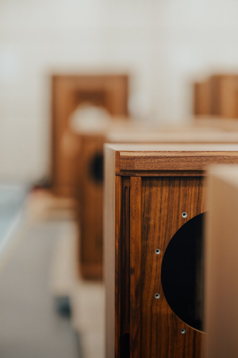 dangeorgecomms's tweet photo. Oiled walnut @Tannoy glory. 💕 #hifi https://t.co/u5fQIo2rCz