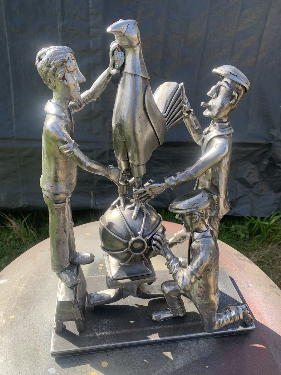 sladeweld's tweet photo. My latest #THFC inspired sculpture, depicting a well known scenario for spurs fans.
Three men proudly holding and cleaning the iconic Tottenham Hotspur cockerel whilst the stands are being improved and enlarged, 1934 apparently.
#spurs
#myclub 
As always.. yes even now #COYS https://t.co/NjwtIZjWvk