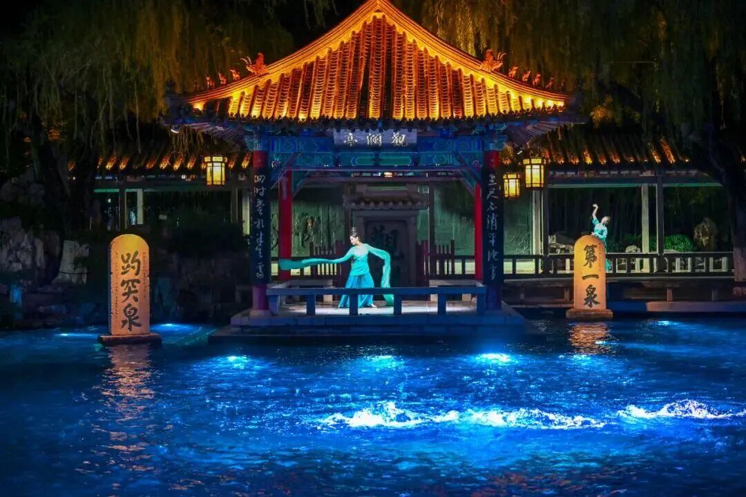 What's on your Jinan bucket list? Friends from Morocco, Russia, Nigeria, and South Korea just did it all! 

From a moat cruise and Shandong cuisine to an immersive show at Baotu Spring and mastering mahjong, Jinan's beauty speaks every language.