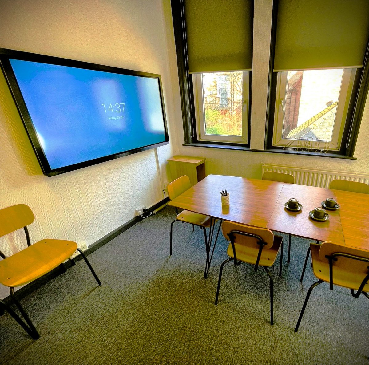 CQoffice tweet media