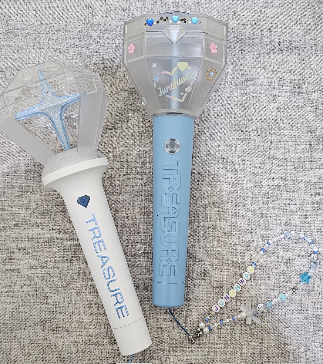 lucunya 🥹🤏 kayanya cukup v1 aja yg ditempel2 sticker v2 polosan aja (soalnya polosan aja udah cantik) 💗