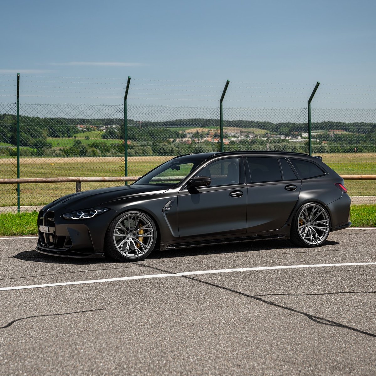 We love cars ❤️ tweet media