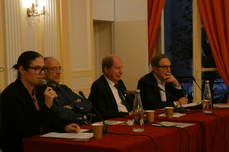 Le Laboratoire de la République tweet media