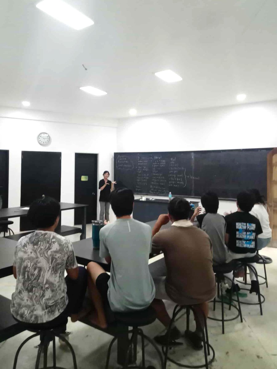 EikeiUniversity's tweet image. 「自分らしさは、挑戦の先で見えてくる」——その瞬間とは？🌈
英語を武器に幅広く学び、PBLで仲間と挑んだ4年間。多様な出会いが彼女に自信と未来への道筋をくれた🌟👉eikei.ac.jp/about/alumni/1…

#卒業生ストーリー #英語学習 #PBL #未来へ羽ばたく