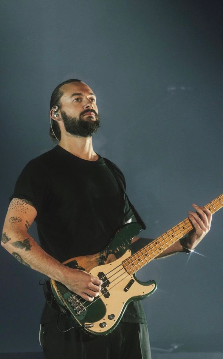 cerys ⎕ tweet media