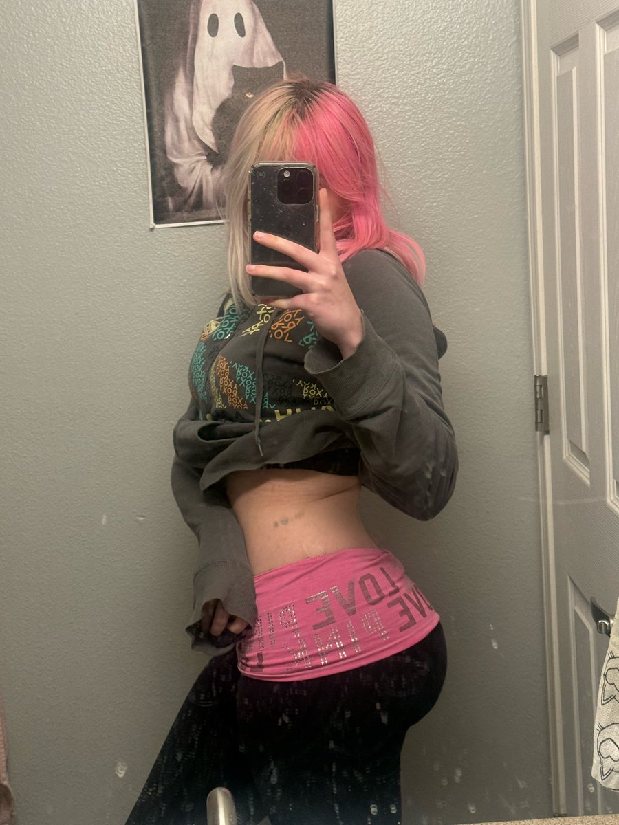 Devi🤠 tweet media